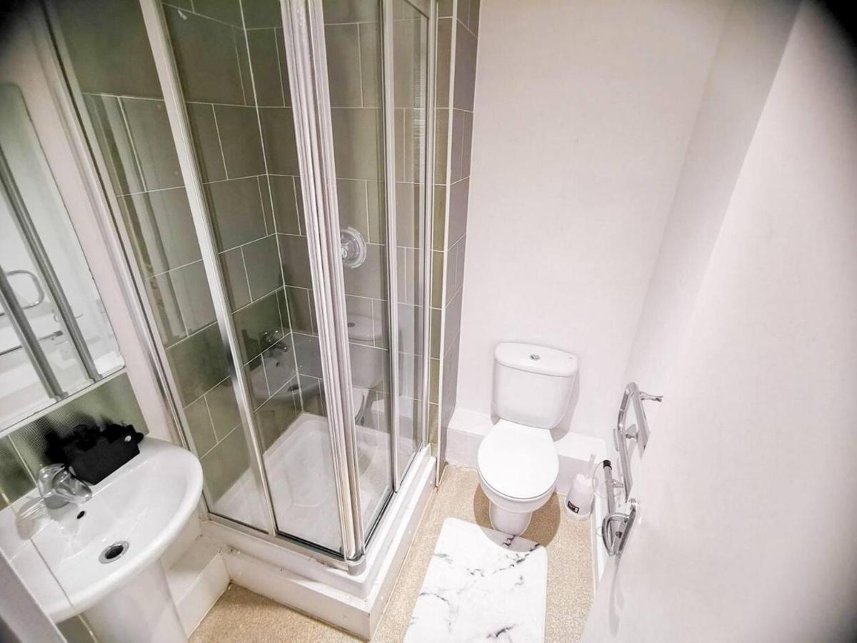 2-Bed Apartment Near City Centre Манчестер Экстерьер фото
