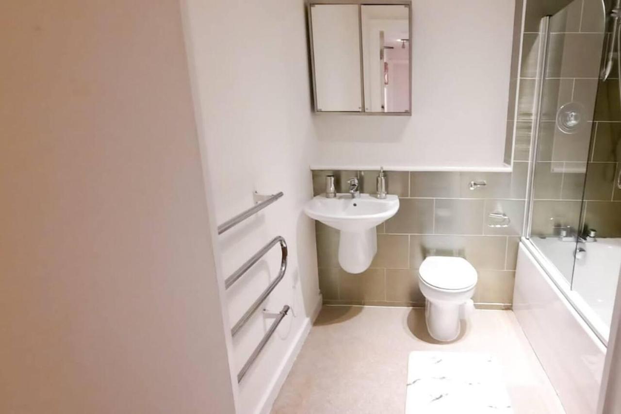 2-Bed Apartment Near City Centre Манчестер Экстерьер фото