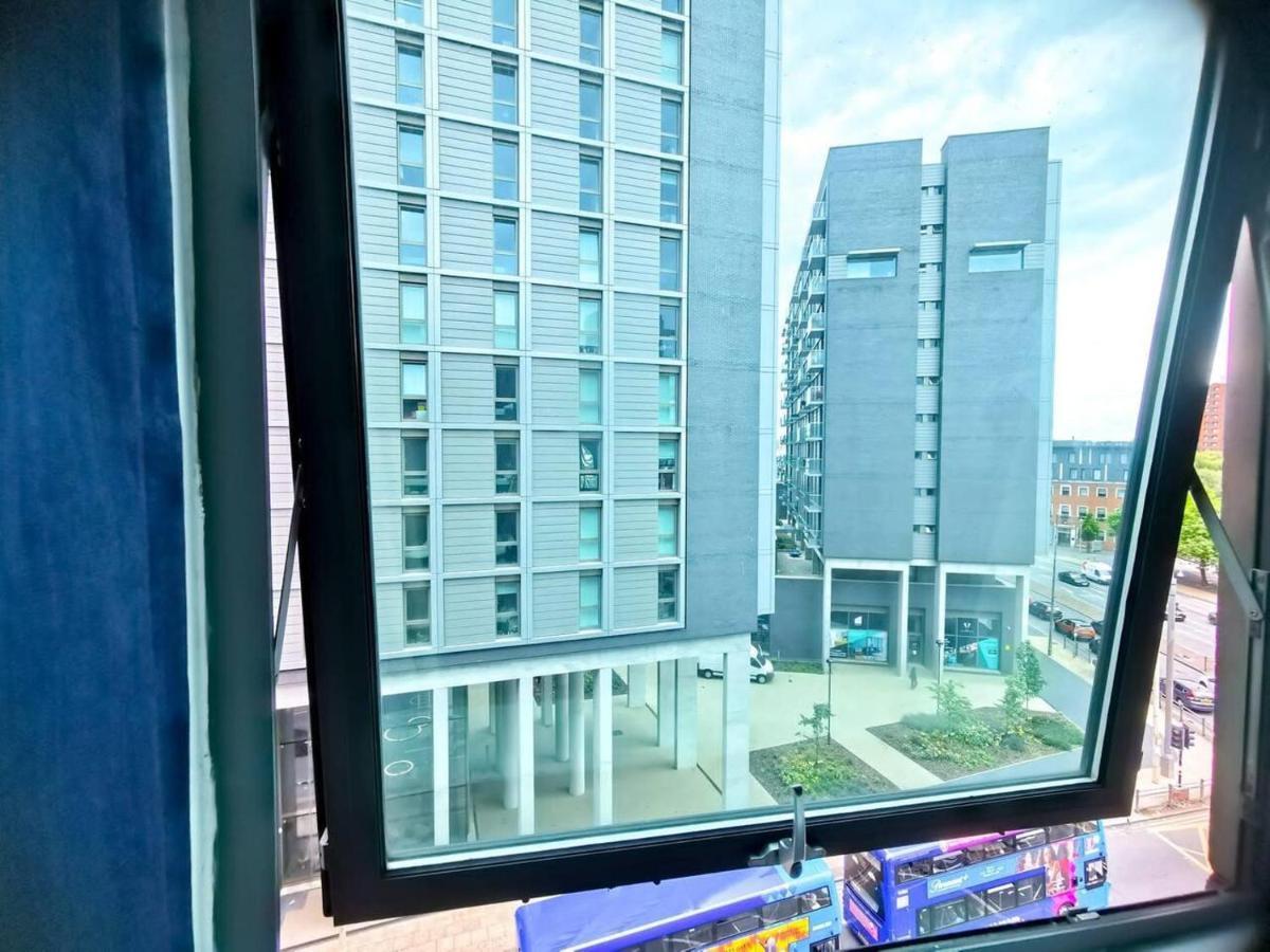 2-Bed Apartment Near City Centre Манчестер Экстерьер фото